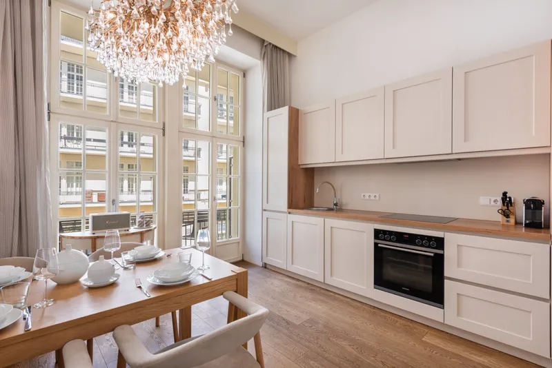 Luxus Wohnung mit Garage und Concierge in Top Lage — photo 1